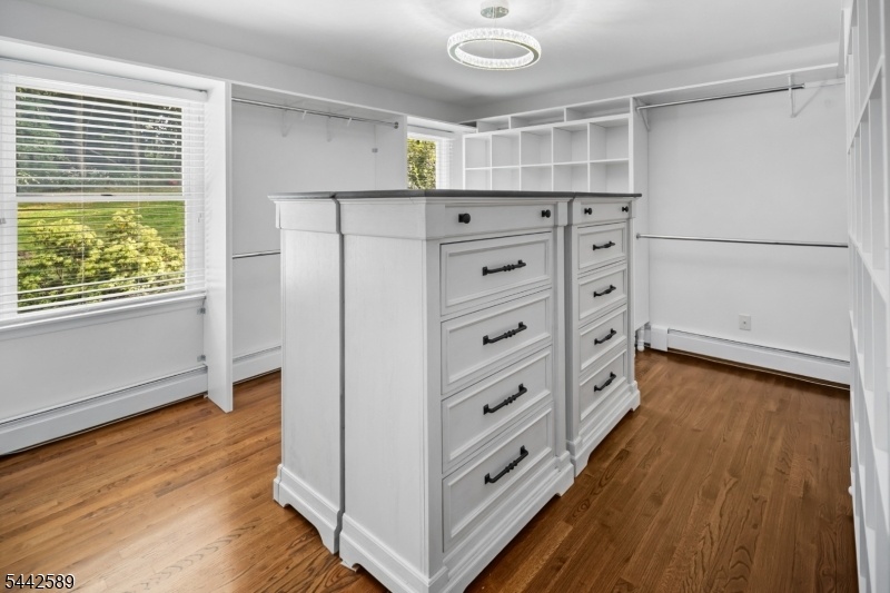 Bedroom/Dressing Room