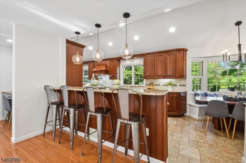 Kitchen bar