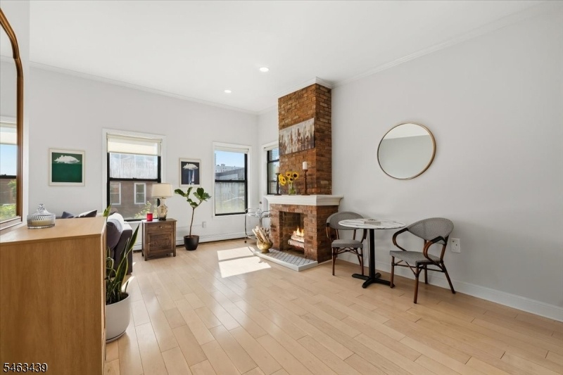 White Oak HArdwood Floors