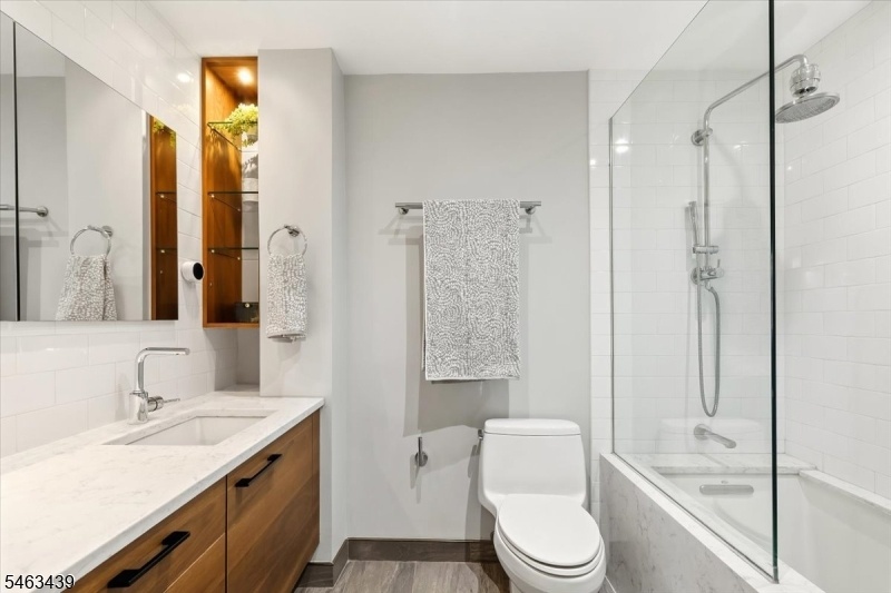 Good size Bathroom