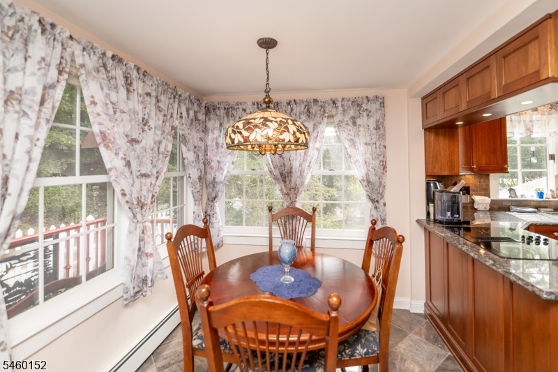 breakfast room
