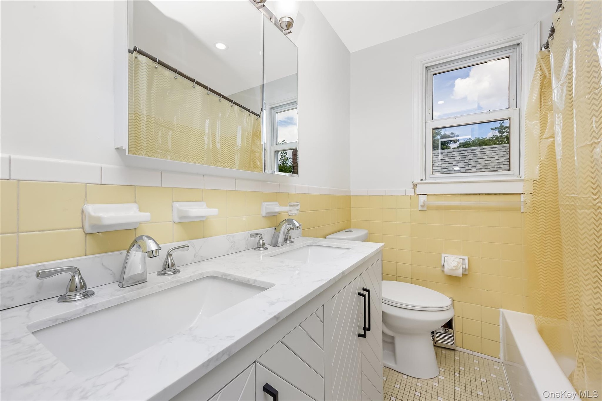 2nd Floor Bathroom