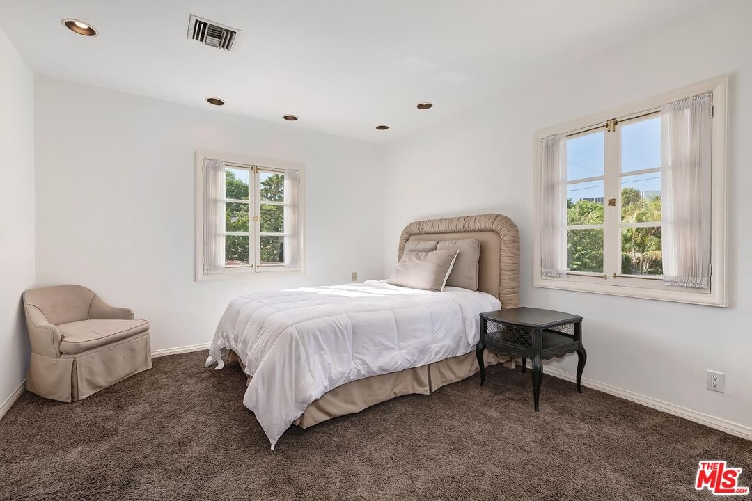 Guest Bedroom Upstairs