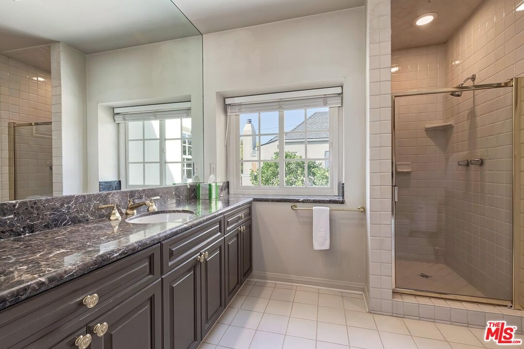 Guest Bathroom Upstairs