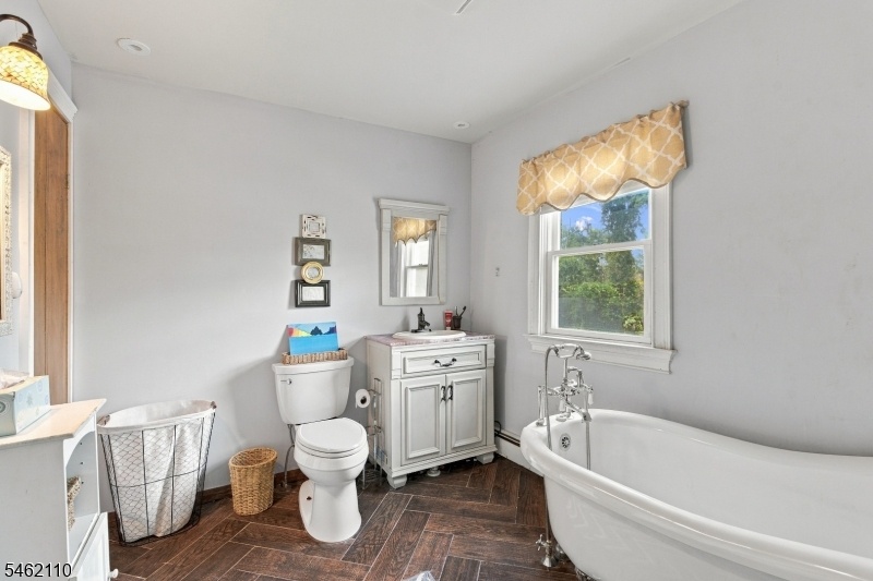 Upstairs Full Bath