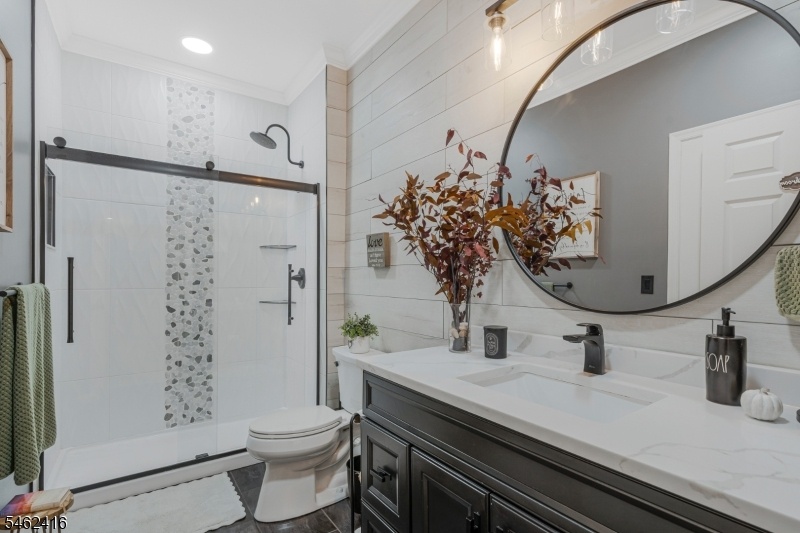 1st Floor Full Bathroom