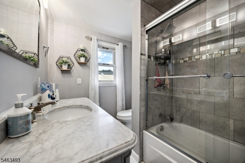 2nd fl bath