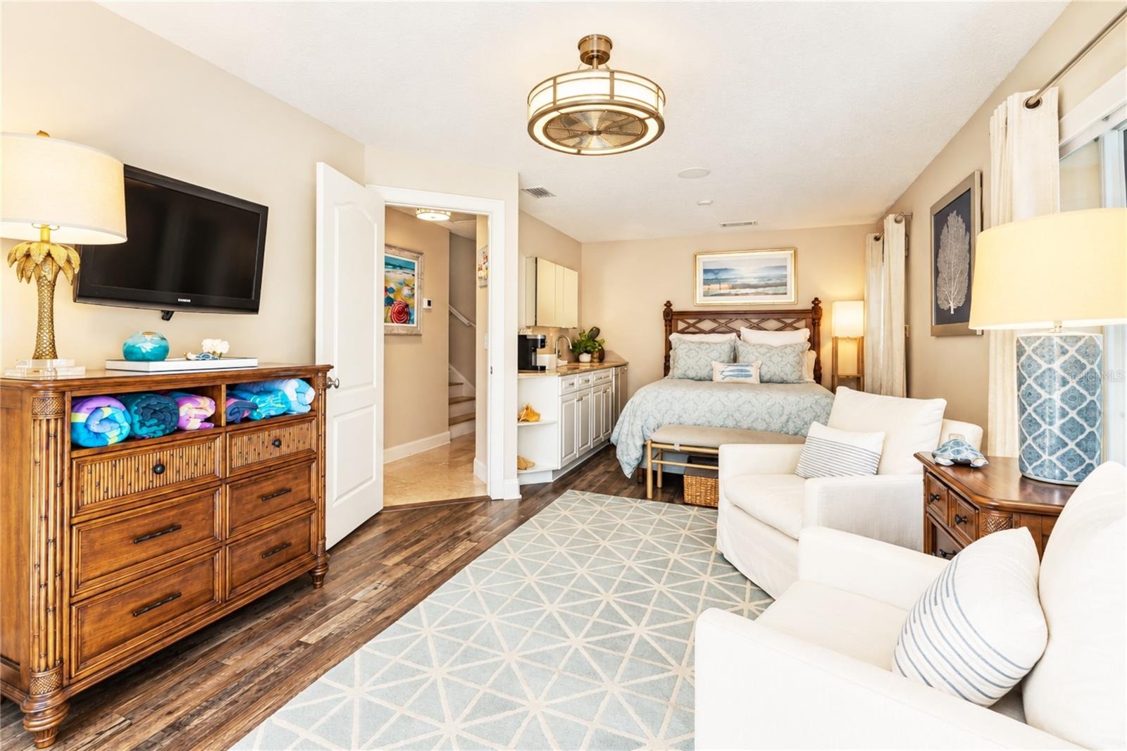 Guest Retreat with Wet Bar