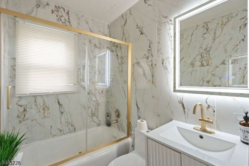 Full Bathroom 1st Floor