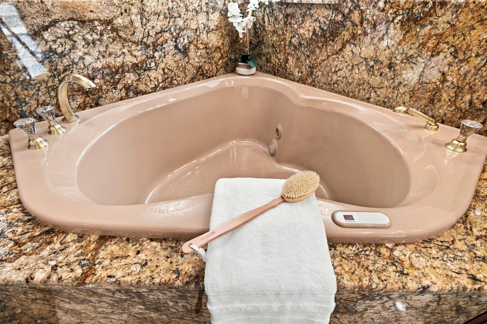 Garden Soaking Tub for Two