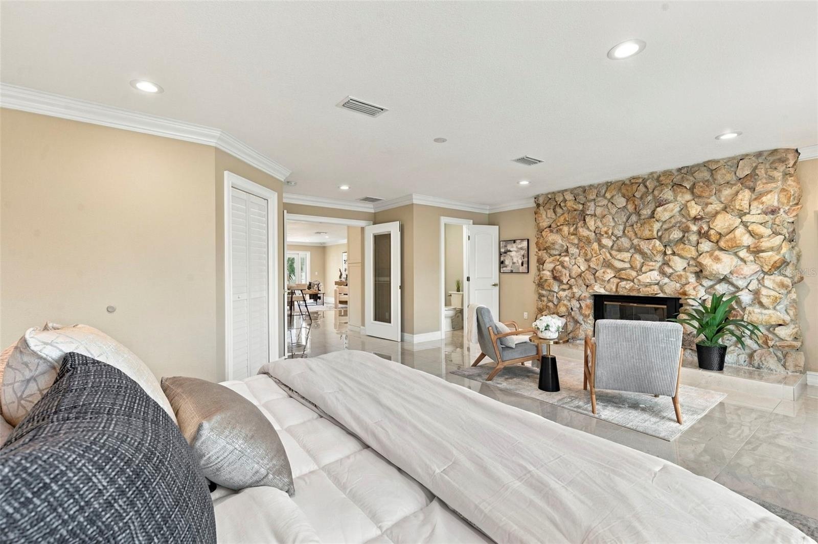 Large Next Gen / MIL Suite/ Sep Entrance / Full Walkin Closet and Bathroom Seperated by French Doors - Offers so much privacy