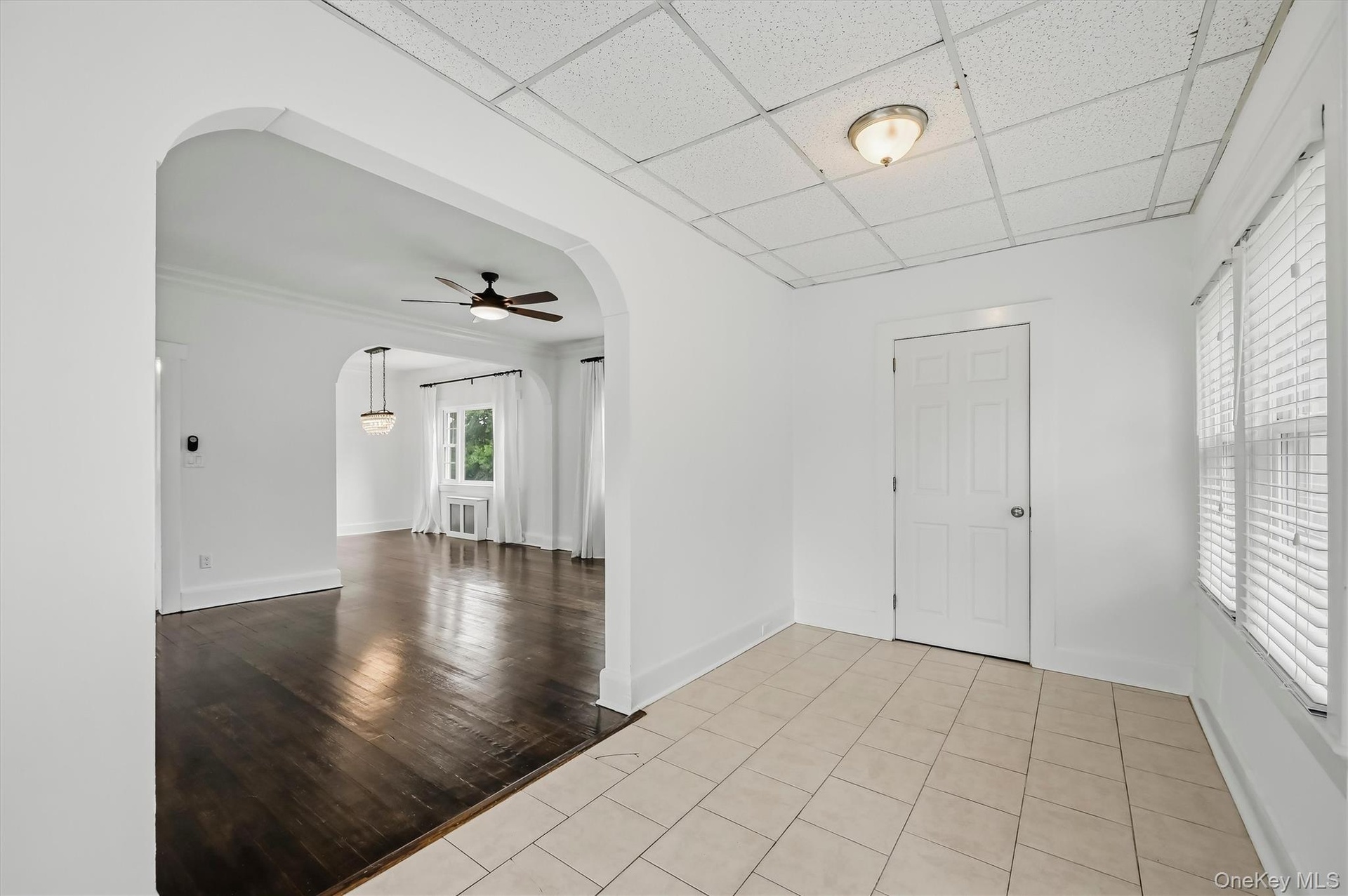 Unit B - Foyer/Bonus Room