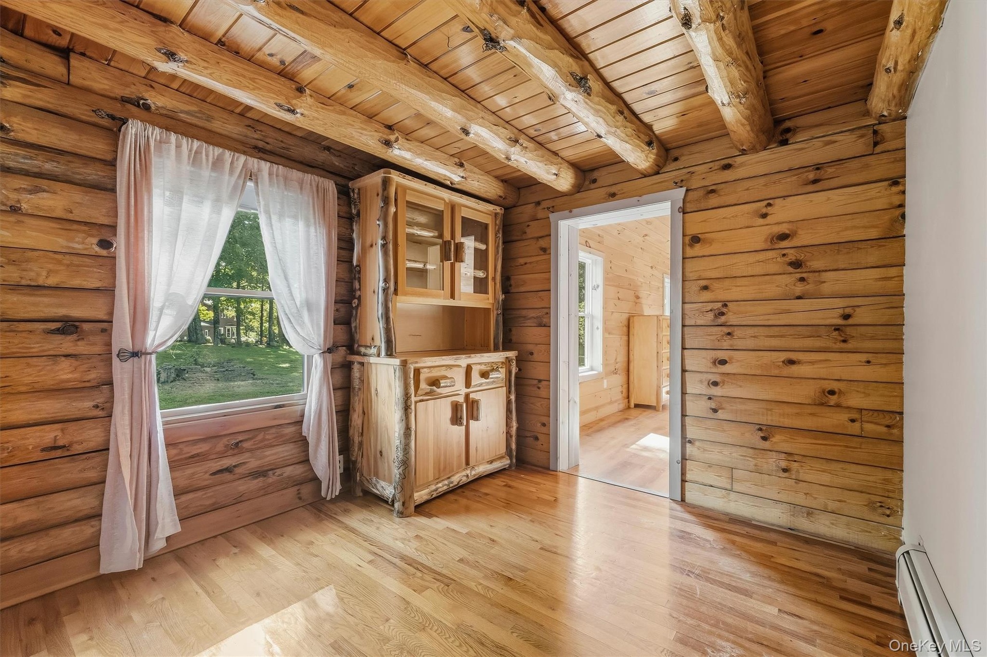 Flex space - home office, dressing room, nursery with closet