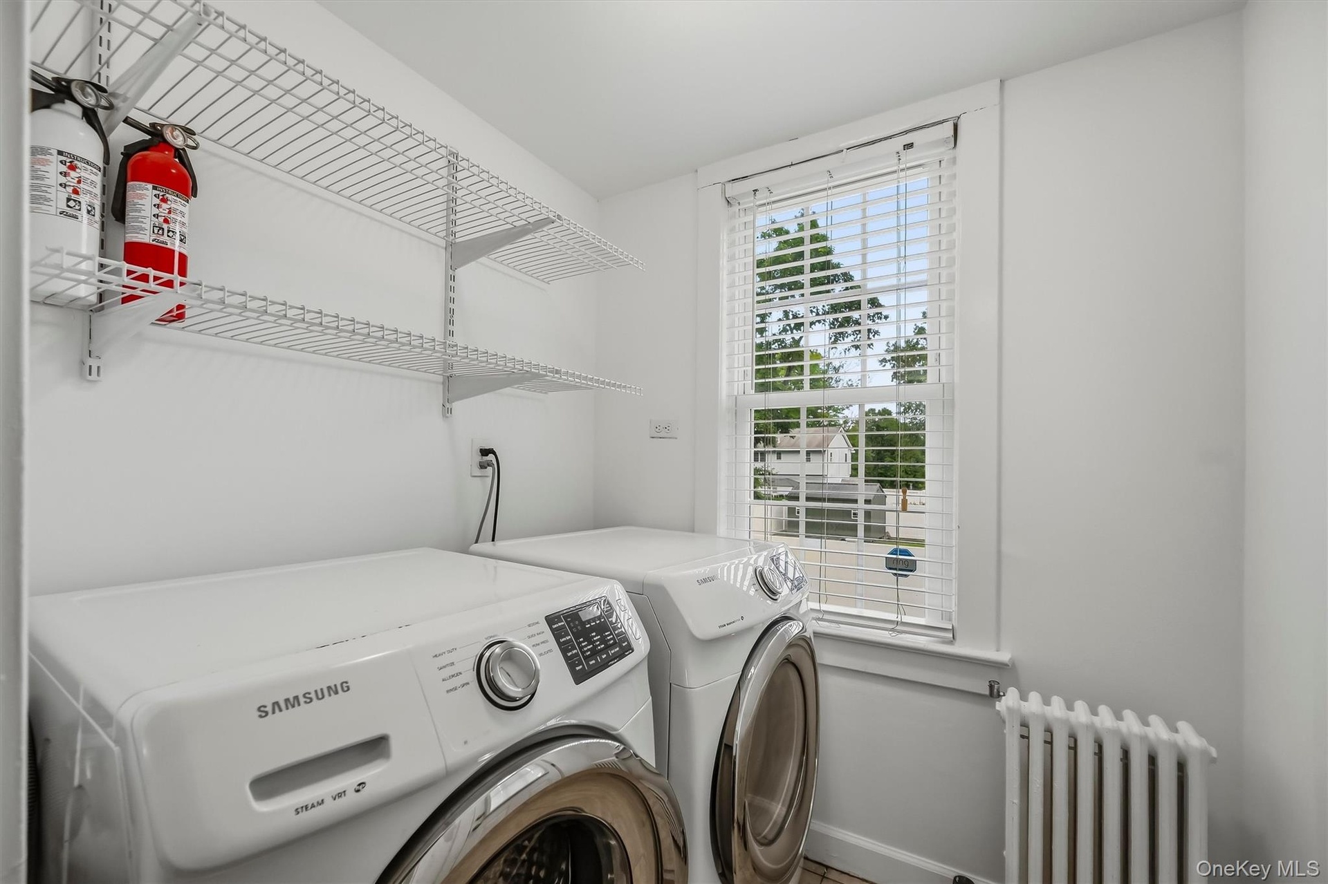 Unit A - Laundry off Kirchen