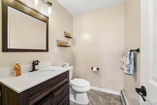 First floor 1/2 bath