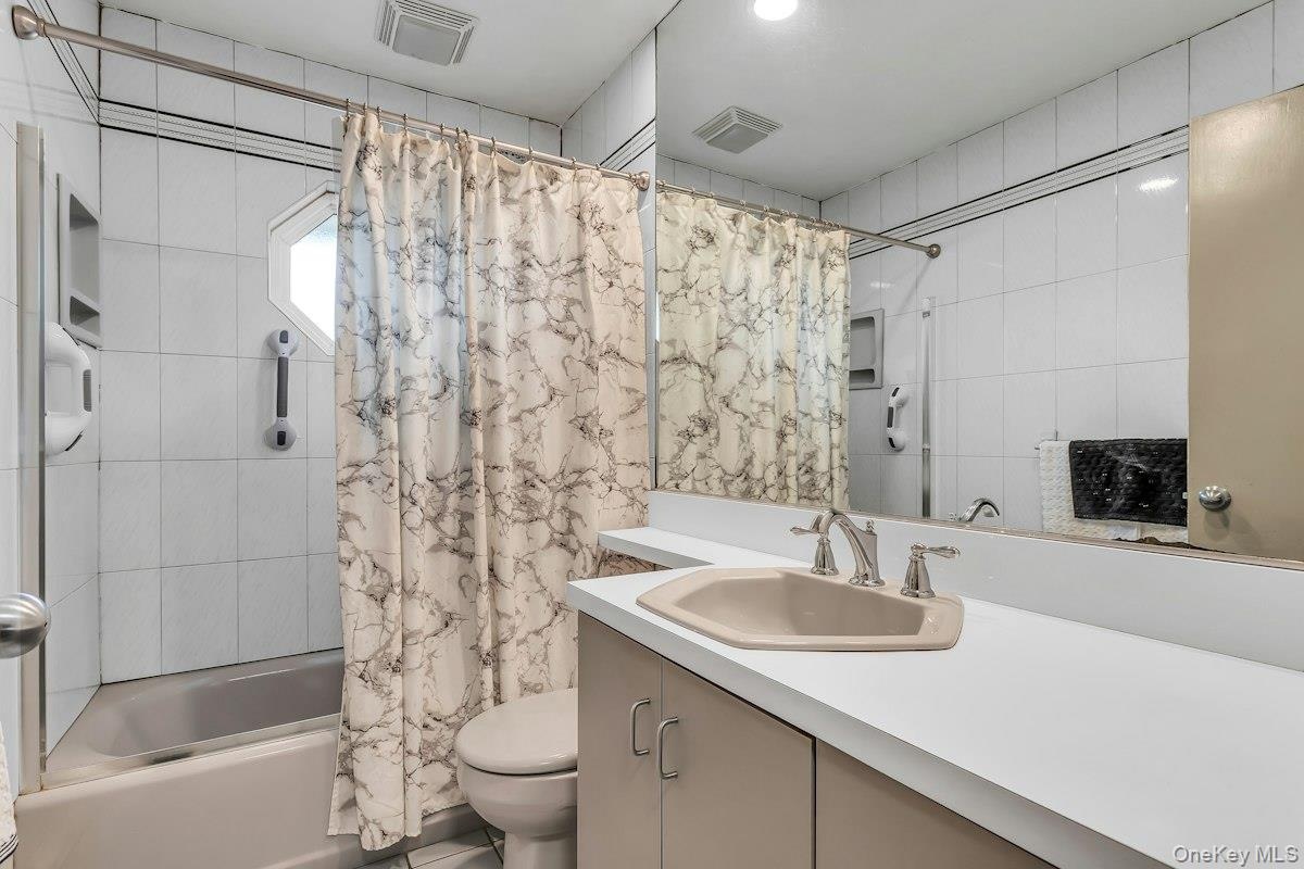 First Floor Full Bath with Tub