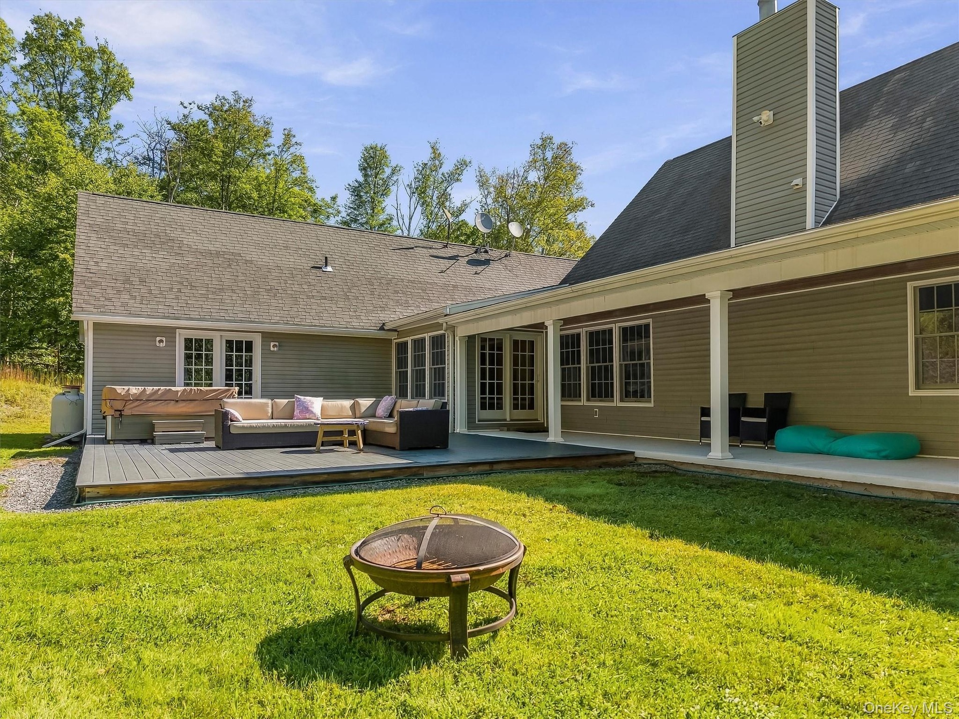 back porch, hot tub sitting area, fire pit