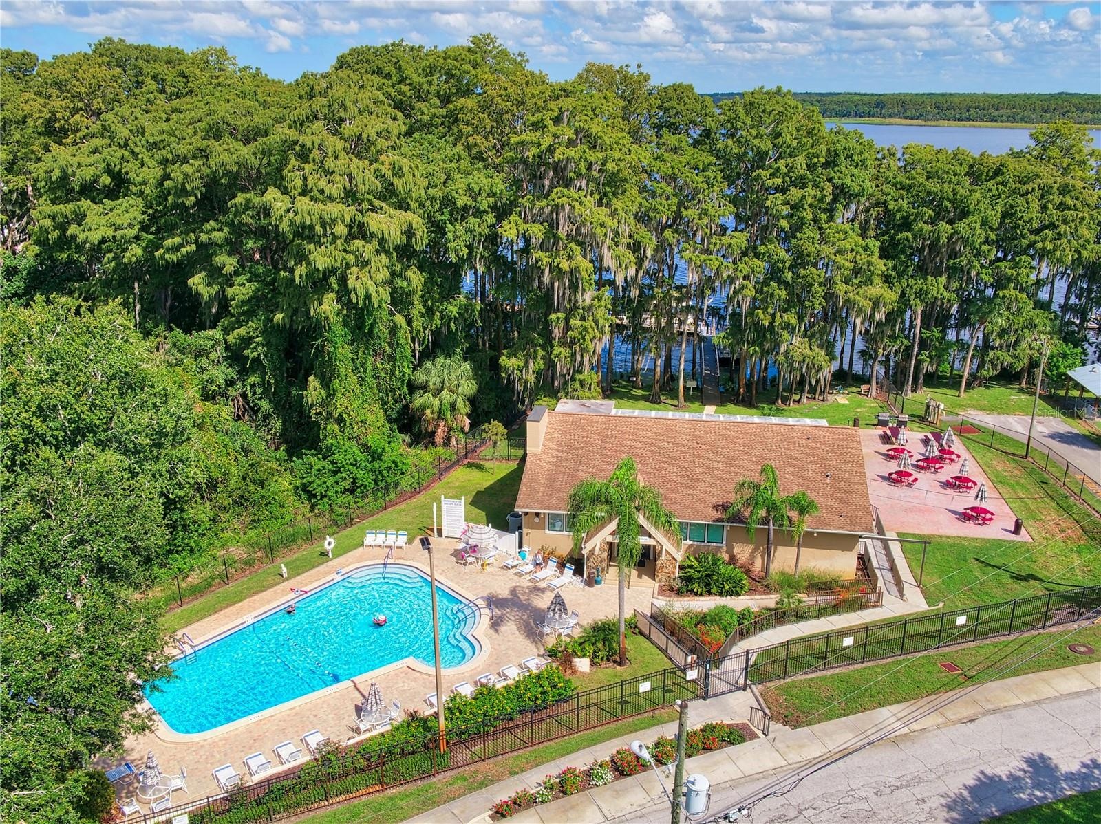 The Lake Tarpon Lodge offers a 2nd heated pool, party, & picnic facilities, & a fishing pier at the lodge~