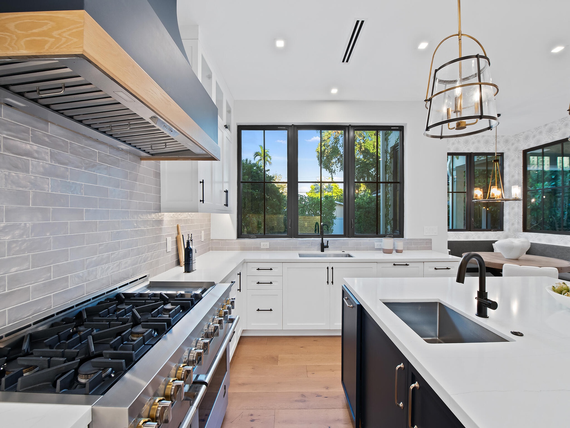 Kitchen range with stone backsplash