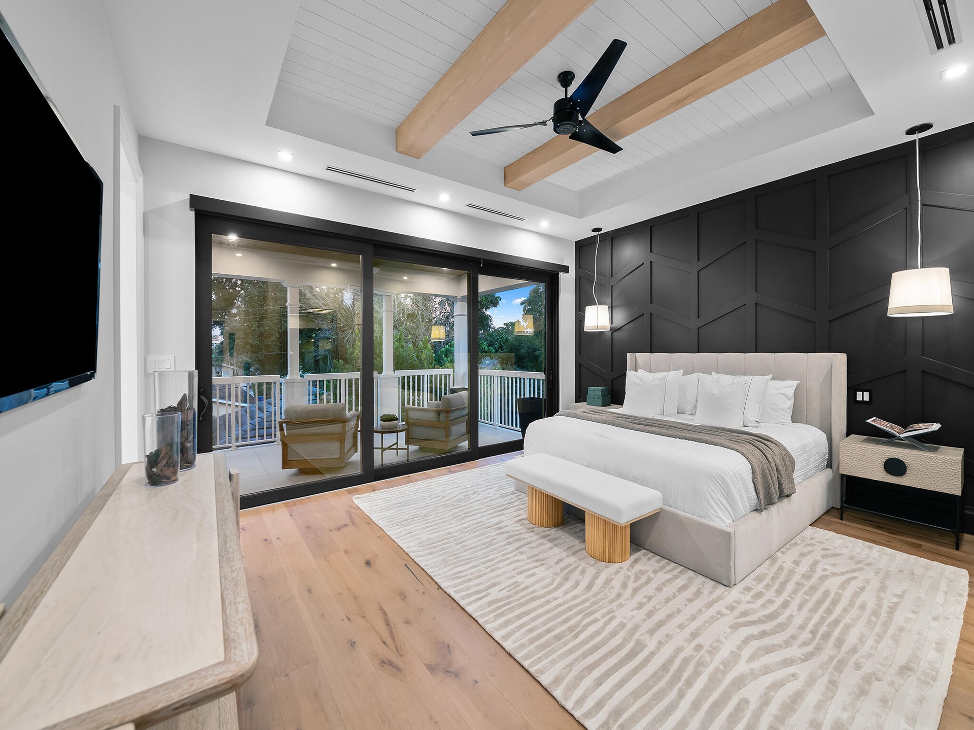 Guest bedroom, alternate angle