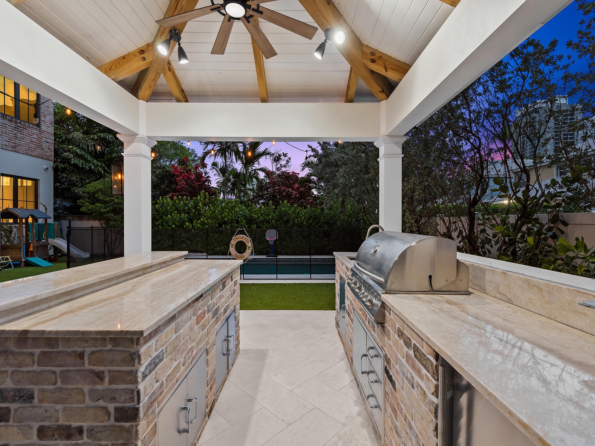 Outdoor grilling counter