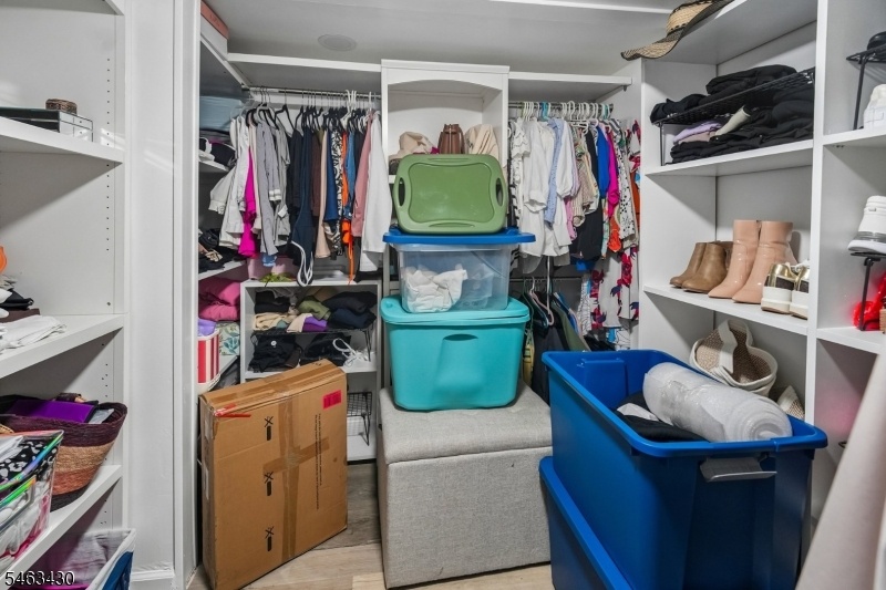 Walk in closet