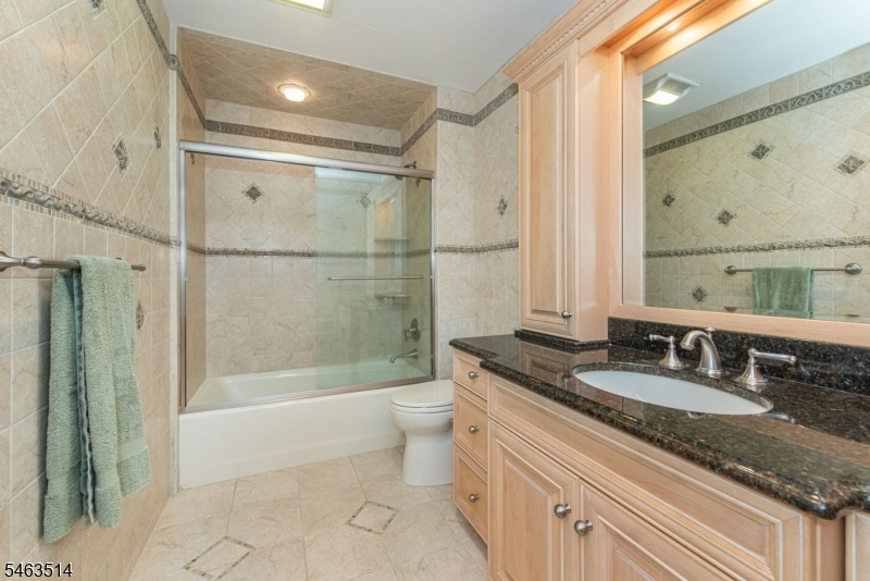 Hallway Full Bath