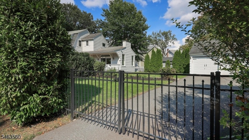 2-Car Detached Garage