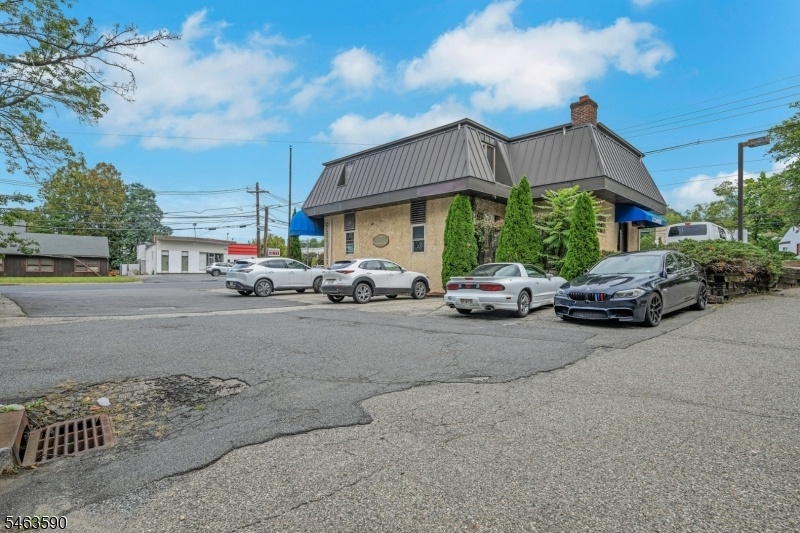 Rear parking view 1