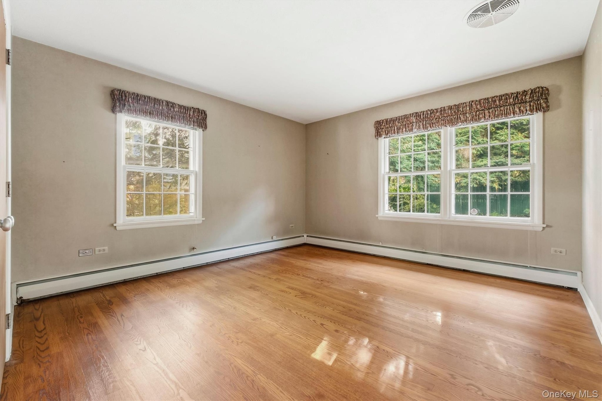 First floor bedroom #3