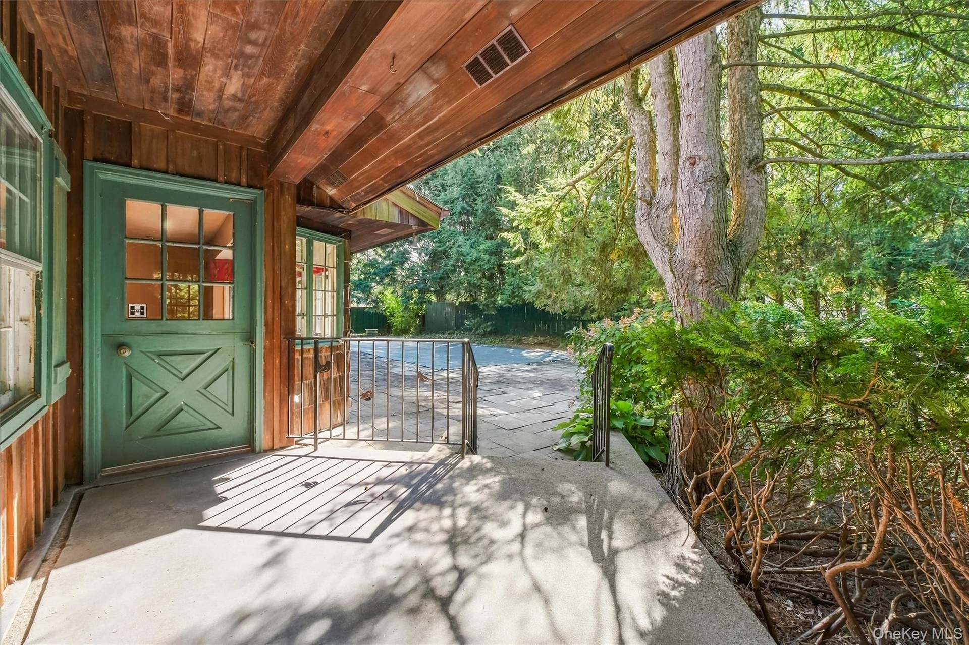 Access to living room