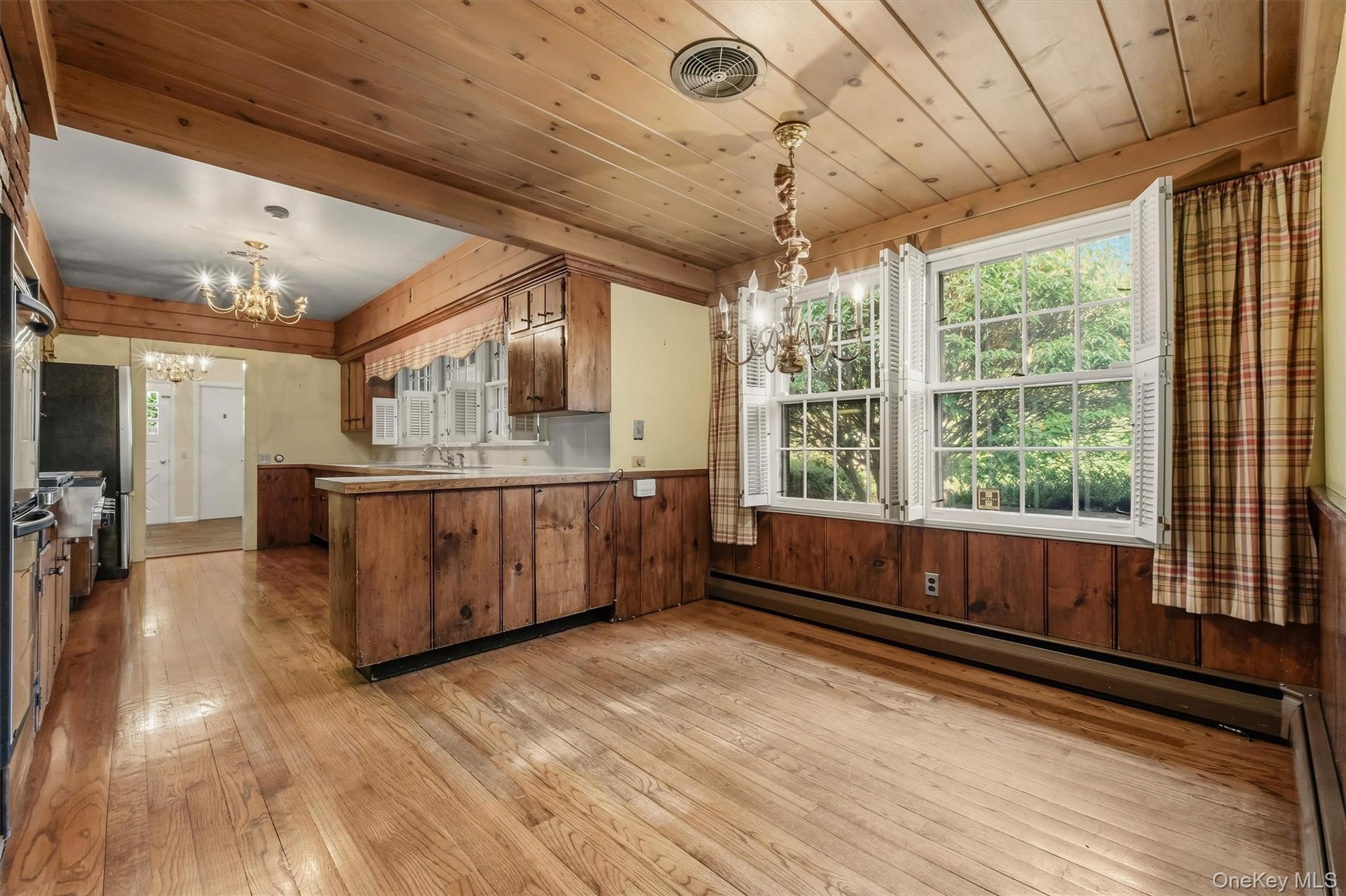 Eat in Kitchen