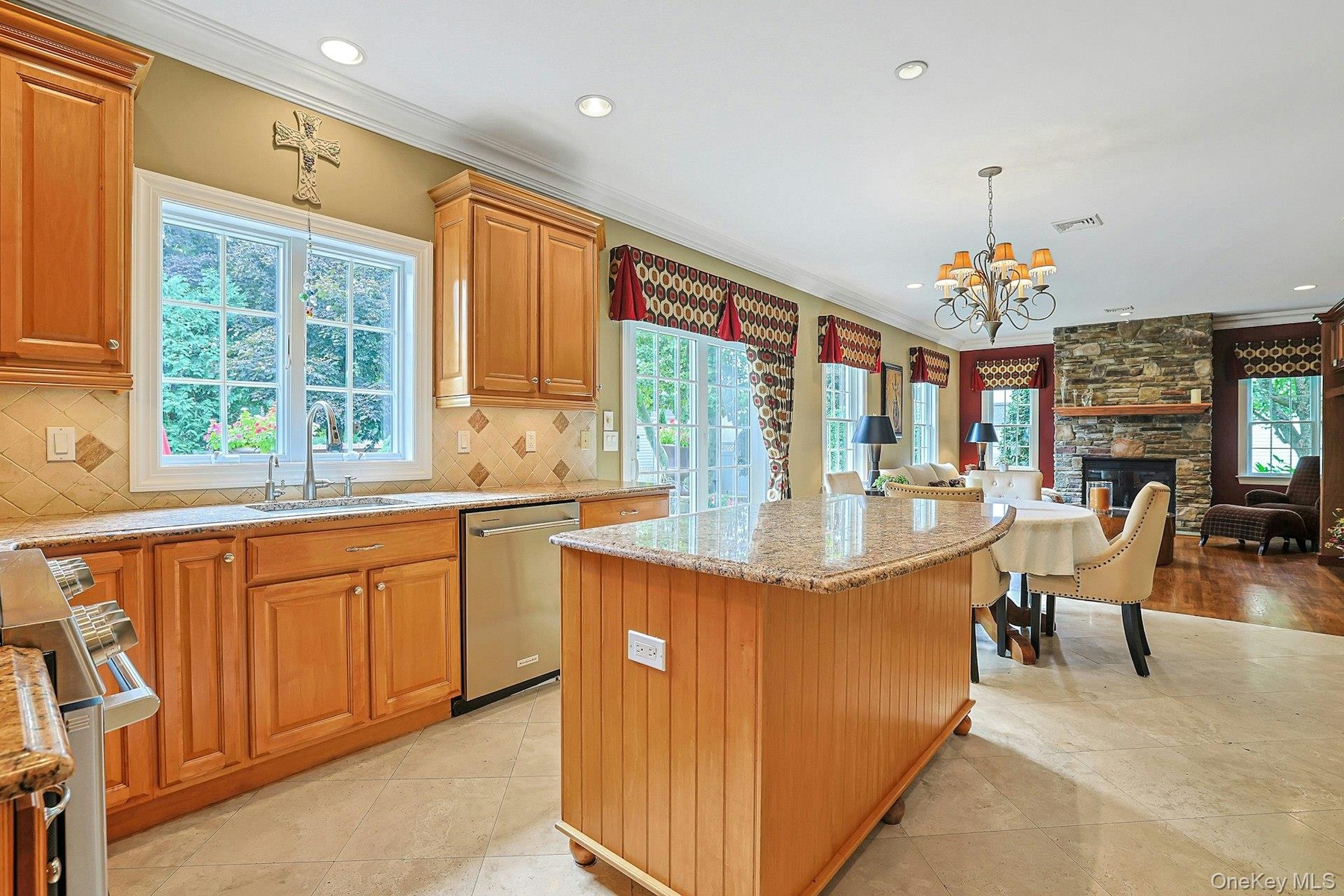 The Chefs Kitchen W/Island Granite Counter-Tops
