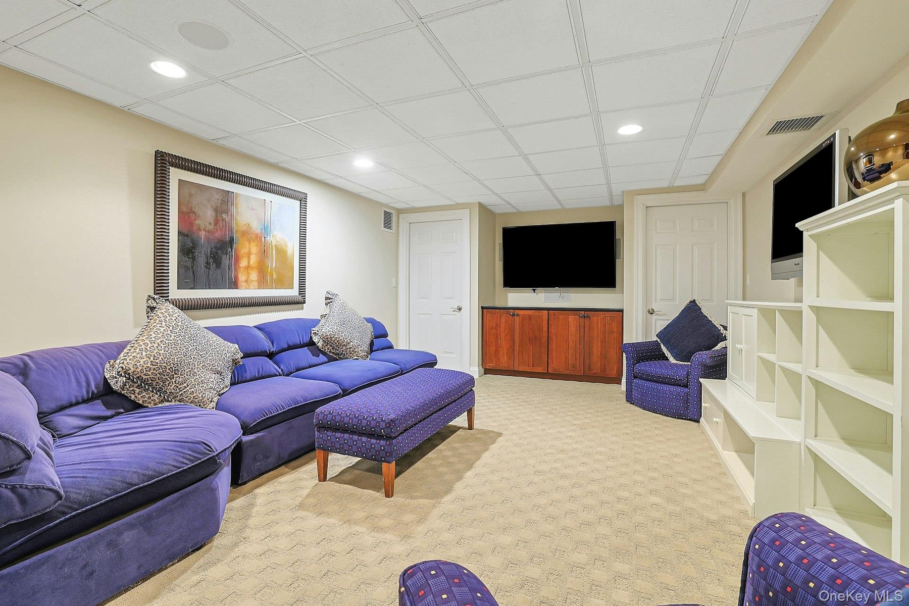 Media Room W/Built-in Sound System W Surround Sound