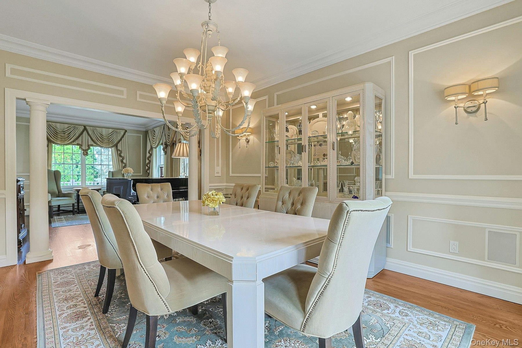 Elegant Formal Dining Room W/Columns