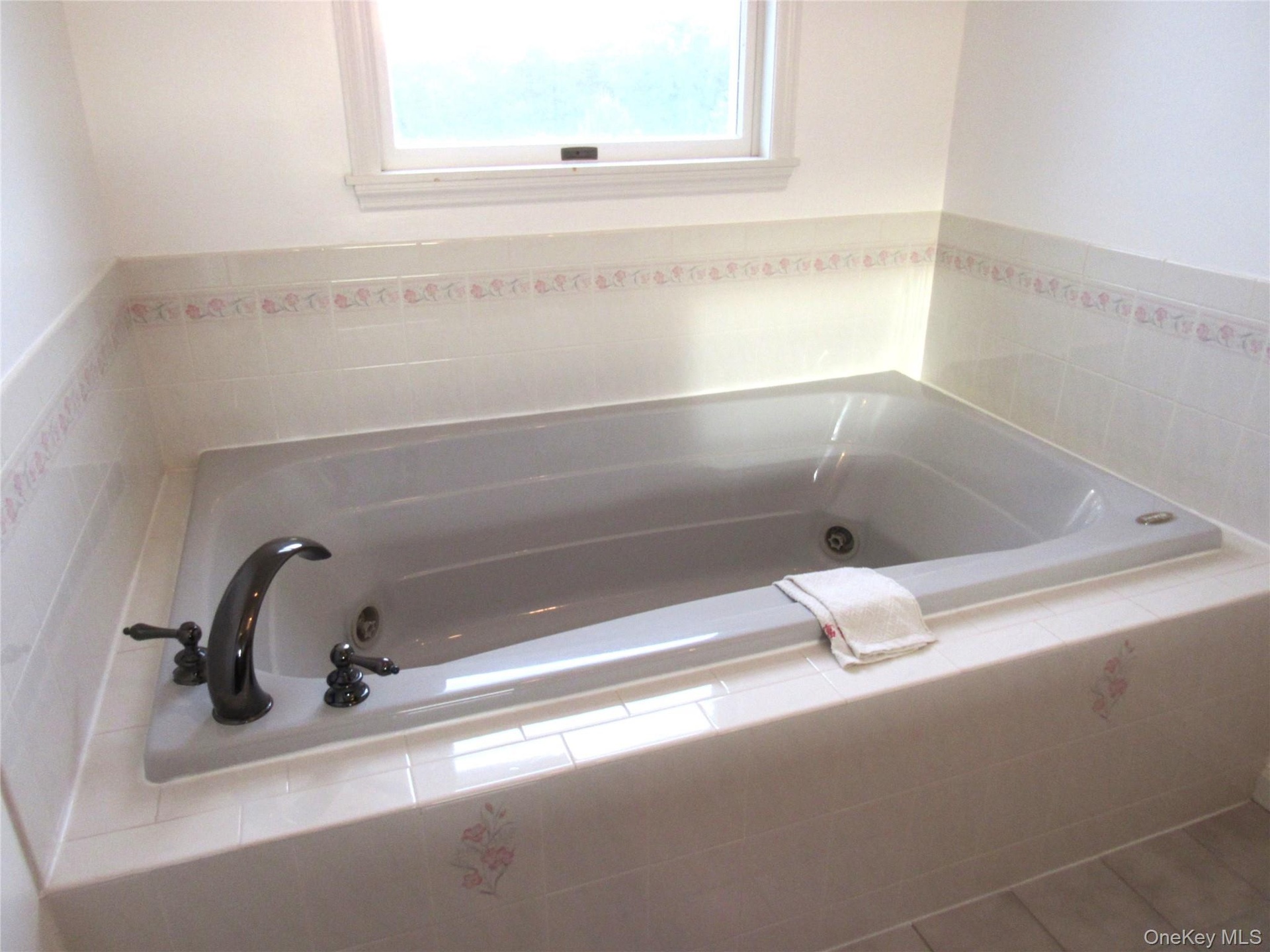 Primary Bathroom Soaking Tub
