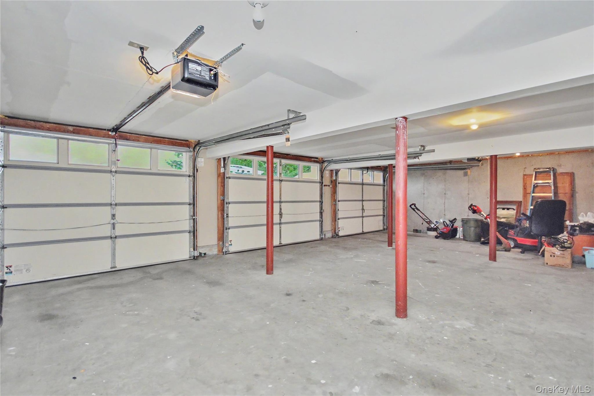 3 Car Garage