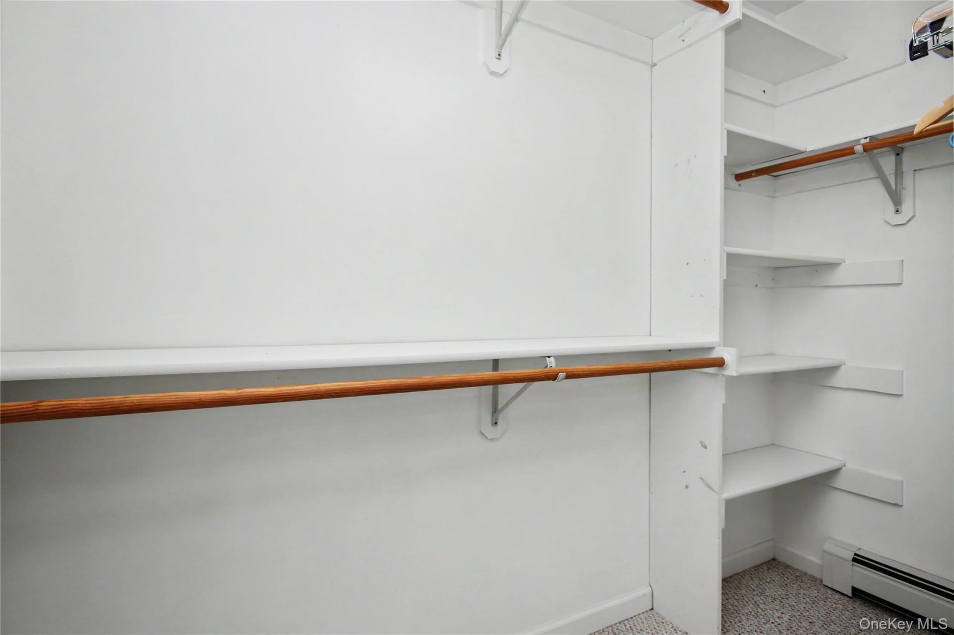 2 Walk-in-closets