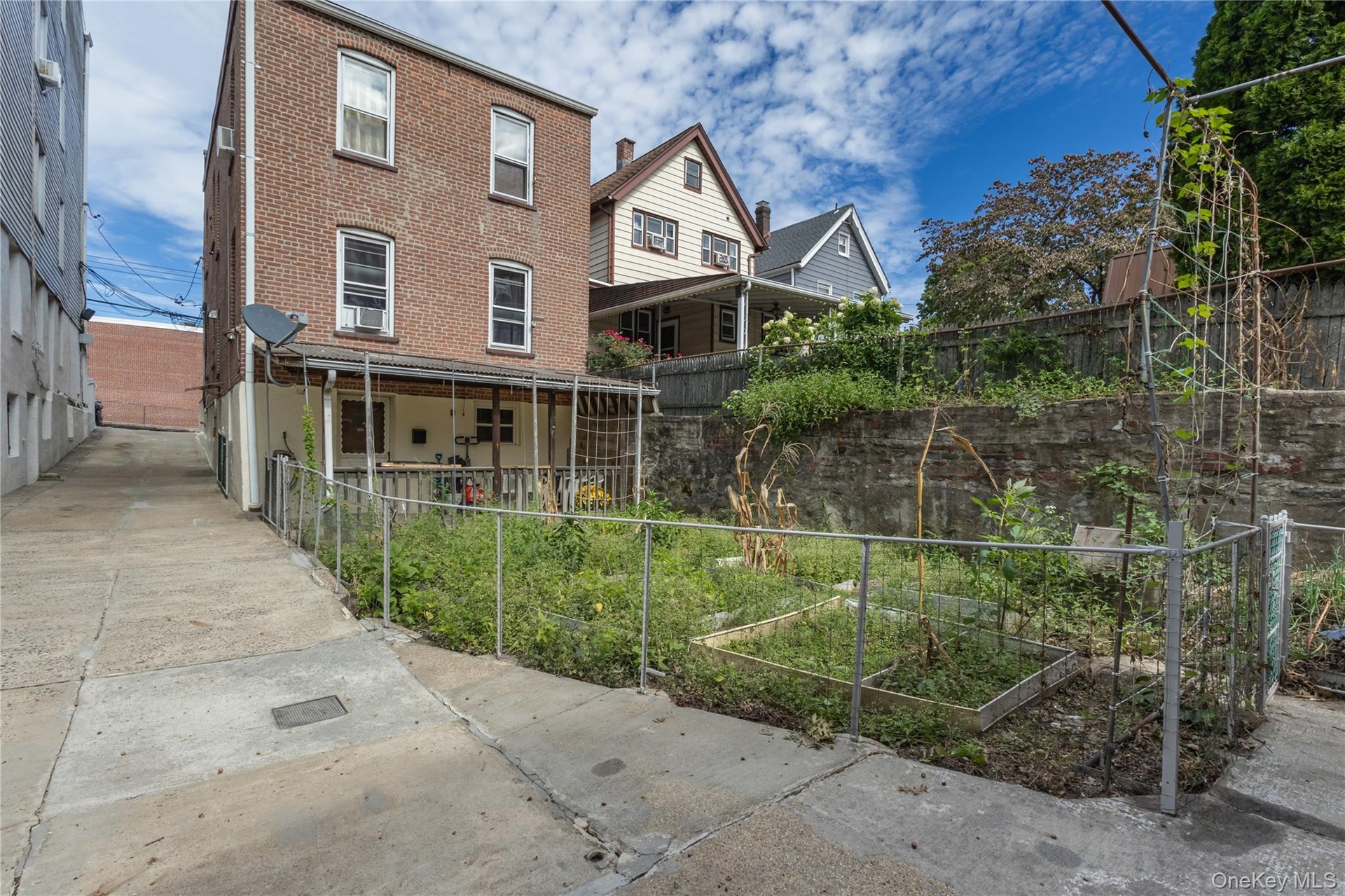 Back View of Property & Garden Area.