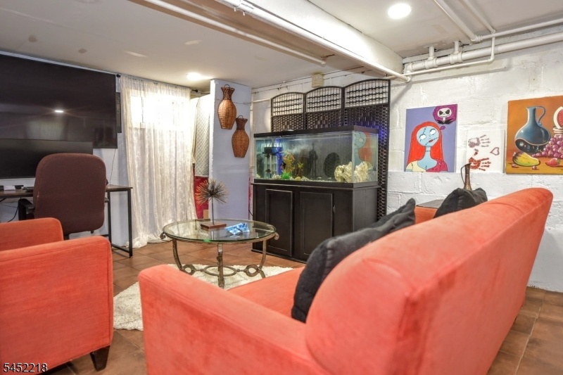 Basement with walkout access
