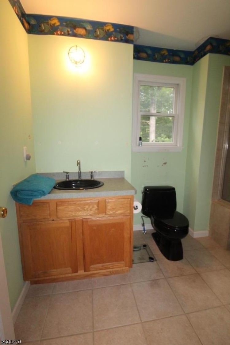 Full Bath Upper Level
