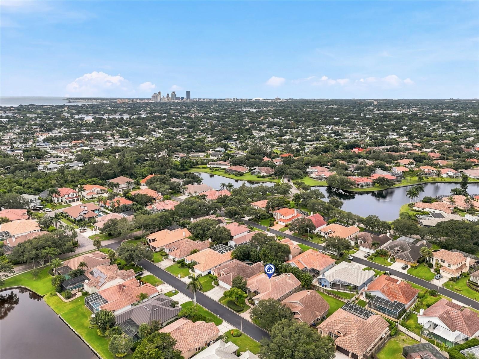 Centrally located and minutes to dining, entertainment and beaches!