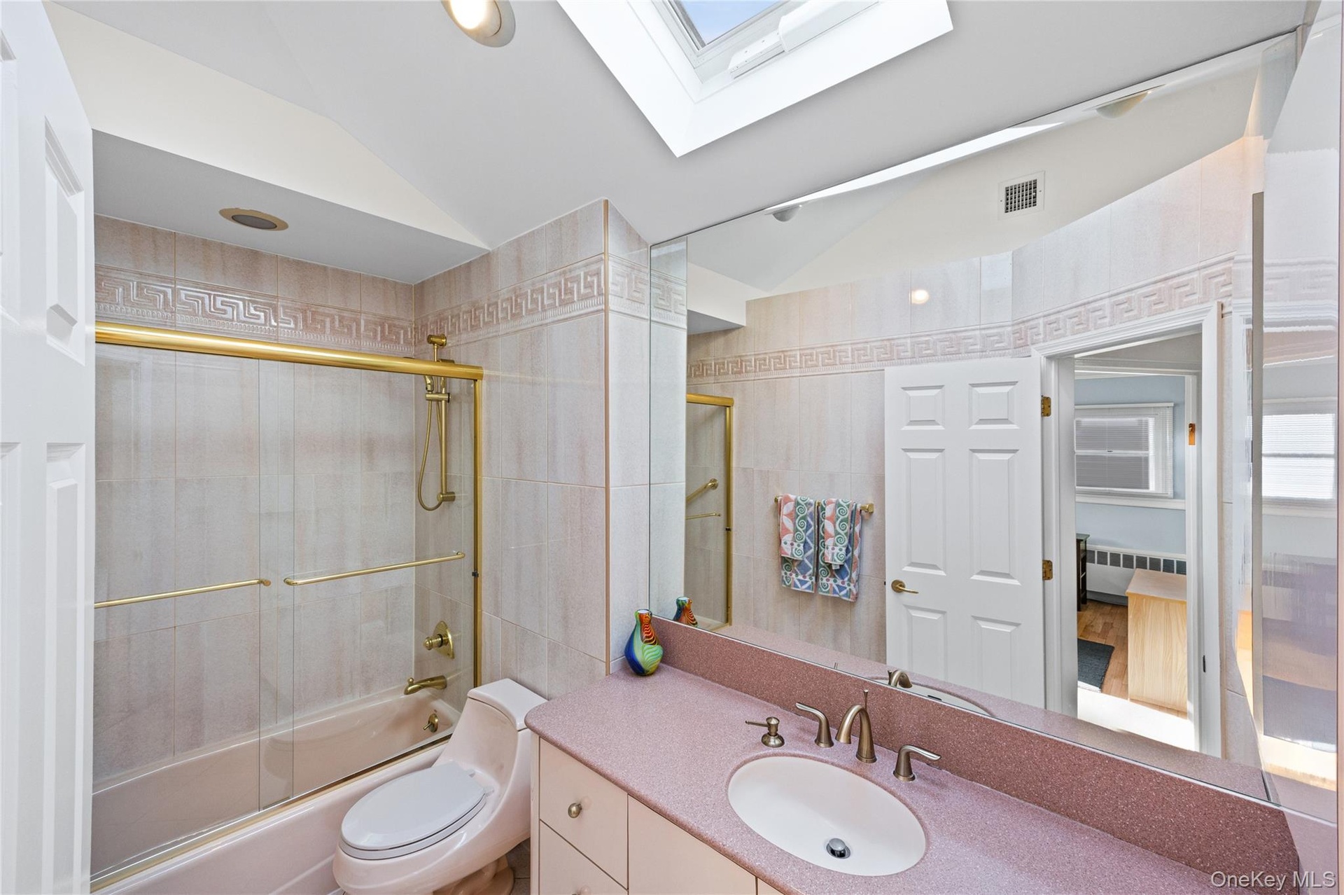 Hallway Full Bath