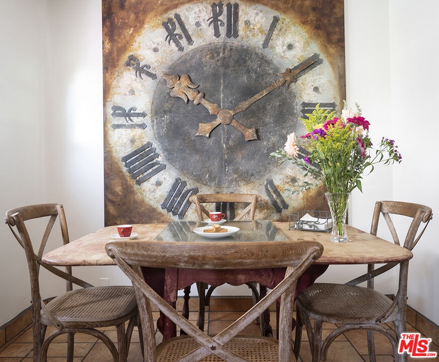 breakfast area