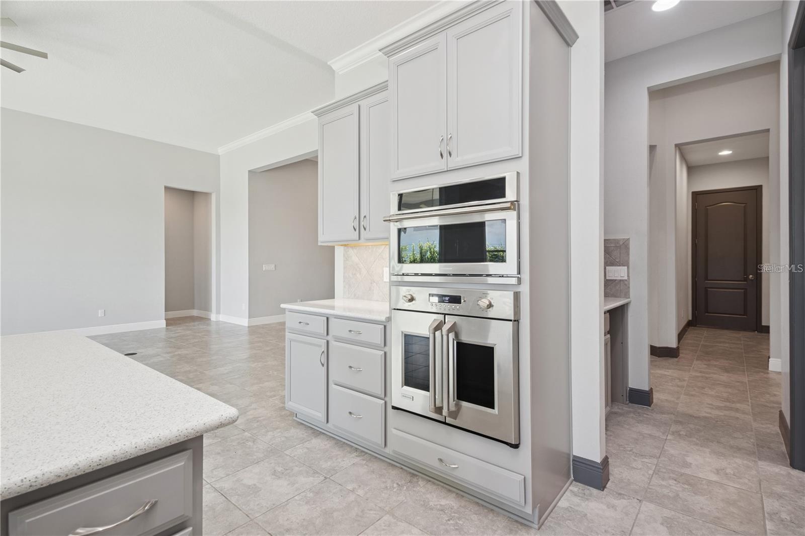 Gorgeous double door oven