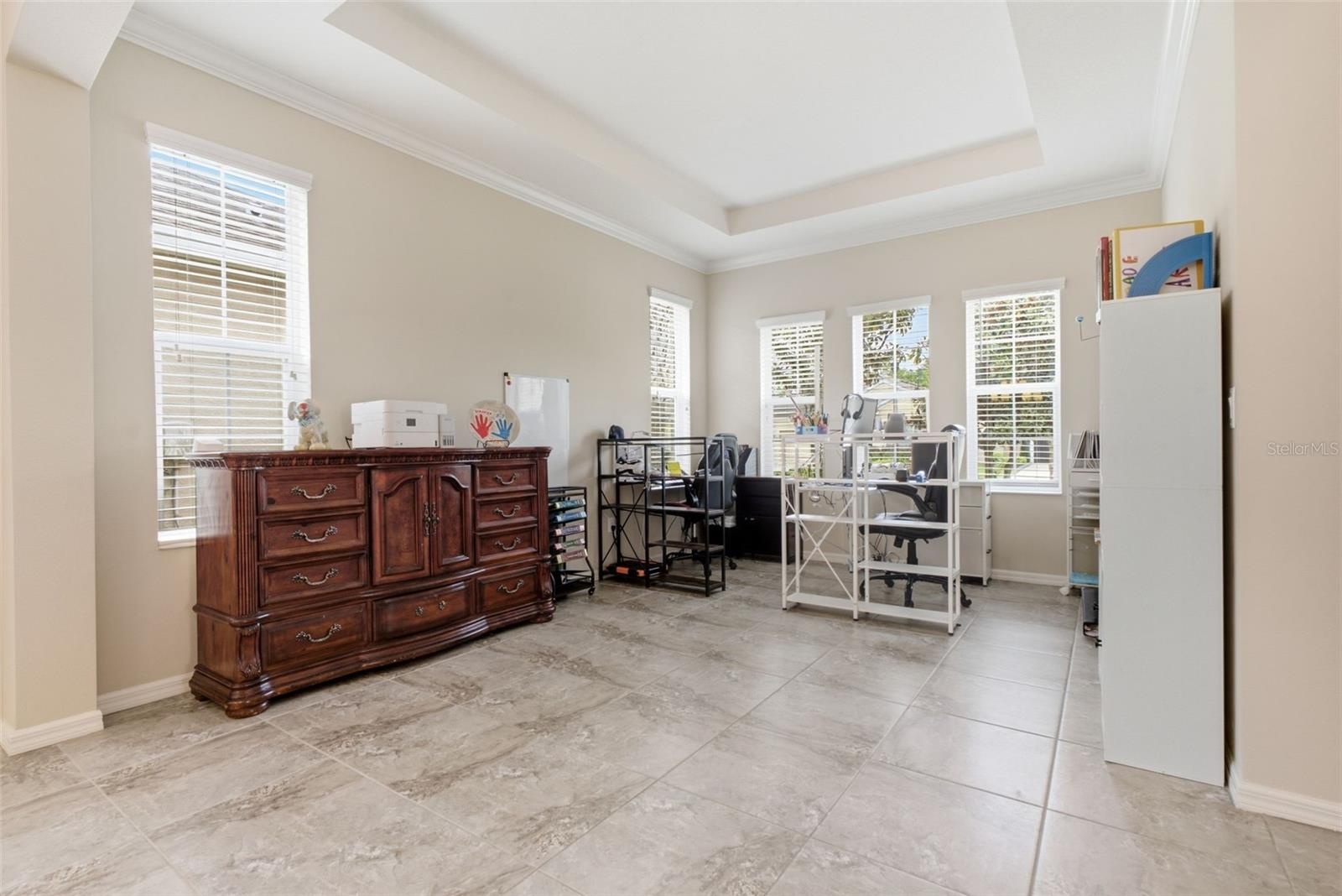 Flex space/ sitting room