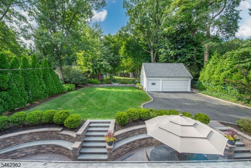Detached Garage