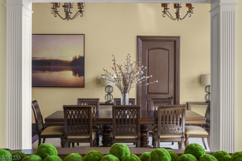 Breakfast Room (2 of 4)