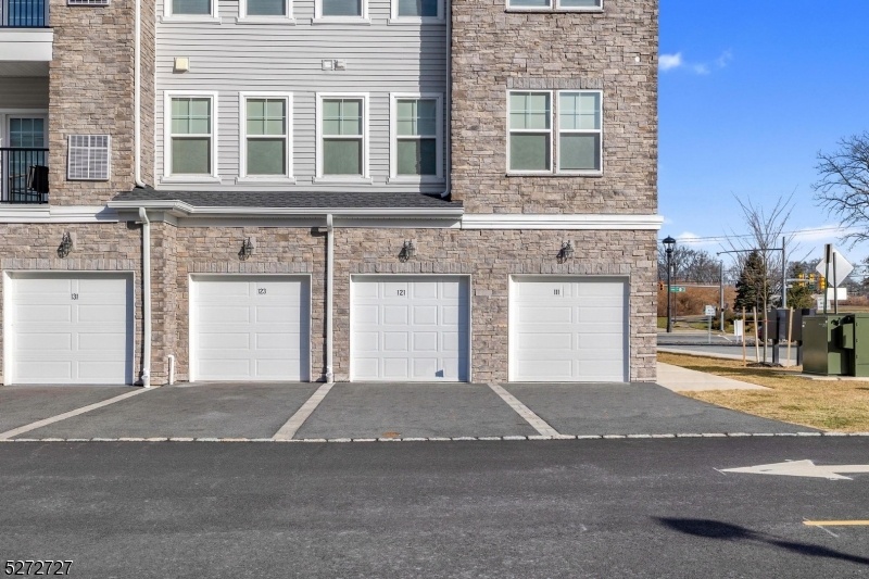 Garage plus 1 assigned space