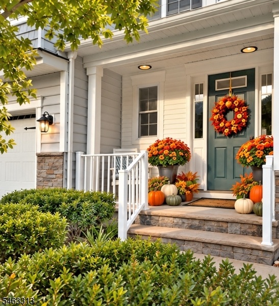 Front Entrance / Porch